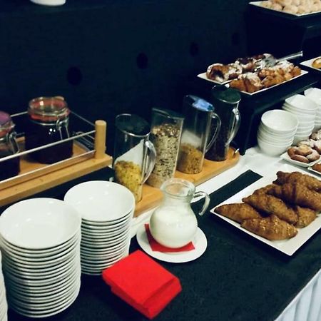 特雷萨杜瓦尔酒店 Hradec Králové 外观 照片
