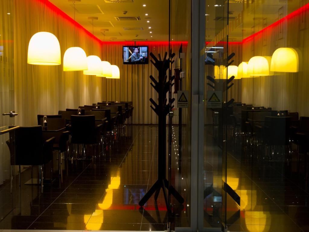 特雷萨杜瓦尔酒店 Hradec Králové 外观 照片