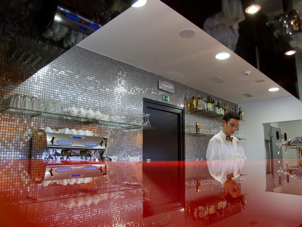 特雷萨杜瓦尔酒店 Hradec Králové 外观 照片