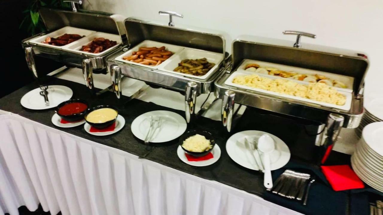特雷萨杜瓦尔酒店 Hradec Králové 外观 照片